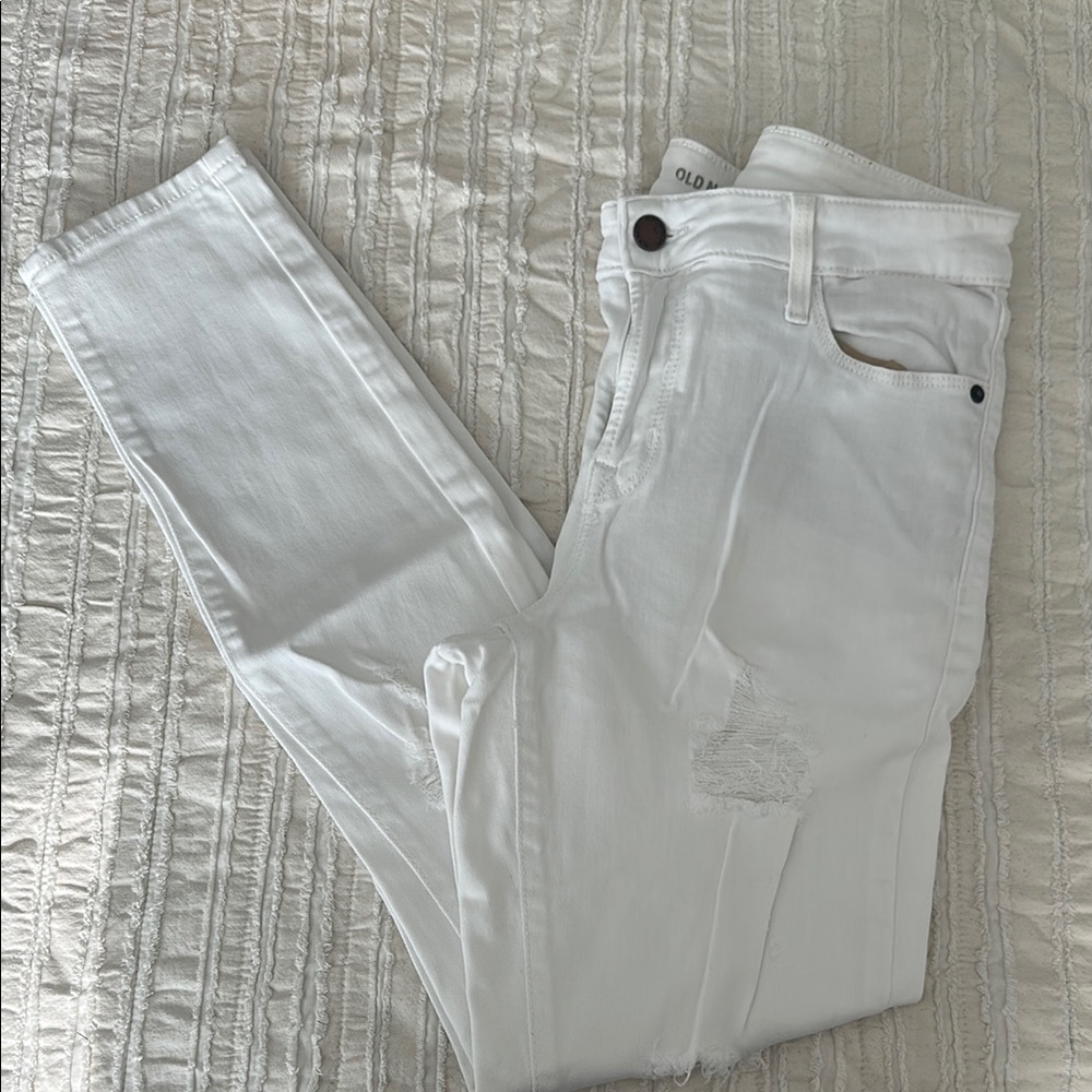 Old Navy Women's White Distressed Skinny Jeans - Picture 2 of 4